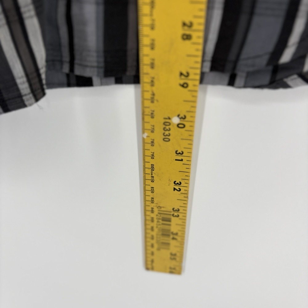 Tommy Bahama Men's Medium Grey Plaid Long Sleeve Button Up Light Flannel - Picture 10 of 11